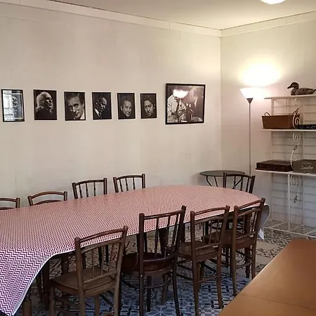 Maison De L'eclusier *